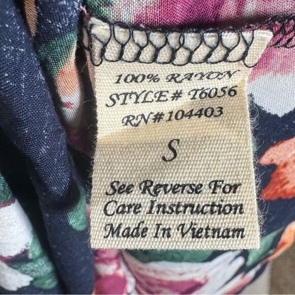 A’gaci navy floral ruffle one shoulder peplum top size small NWT - Picture 5 of 6